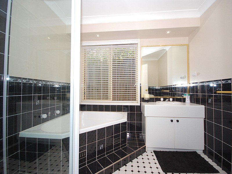 128 Langford Dr, Kariong NSW 2250