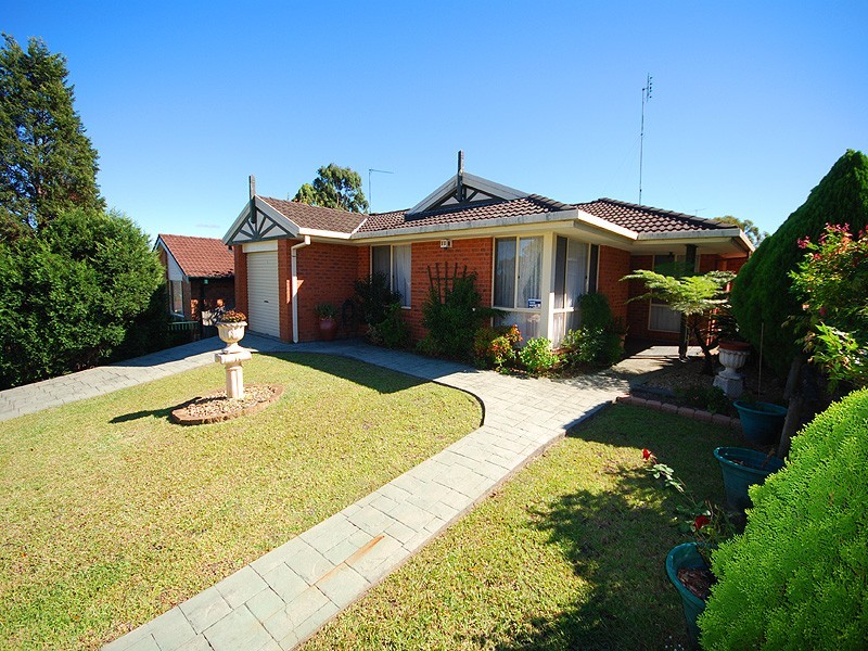 11 Thurling Ave, Kariong NSW 2250