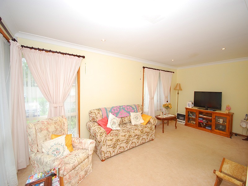 11 Thurling Ave, Kariong NSW 2250