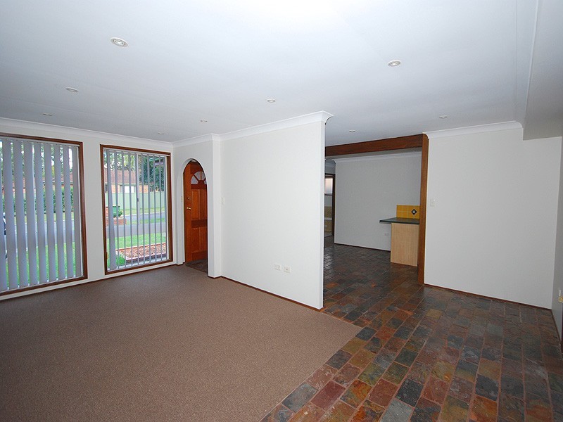 10 Follan Close, Kariong NSW 2250