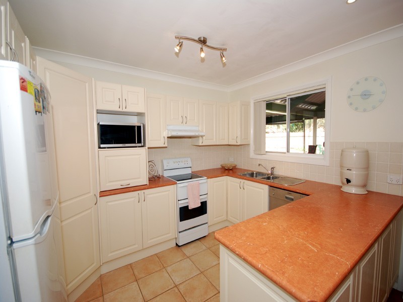 4 Hempstalk Cr, Kariong NSW 2250