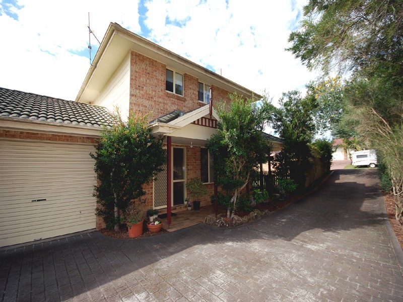 2/23 Cebalo Place, Kariong NSW 2250