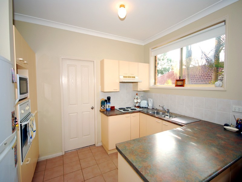 2/23 Cebalo Place, Kariong NSW 2250