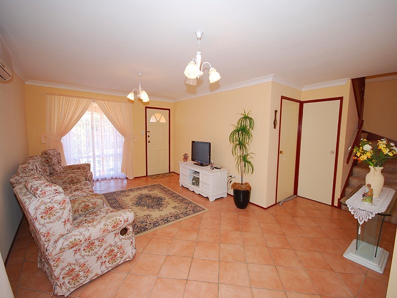 2/144 Langford Dr, Kariong NSW 2250