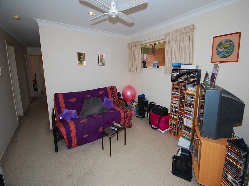 2/27 Milyerra Rd, Kariong NSW 2250