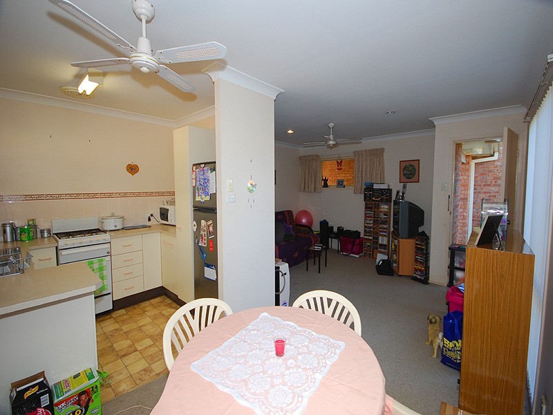 2/27 Milyerra Rd, Kariong NSW 2250