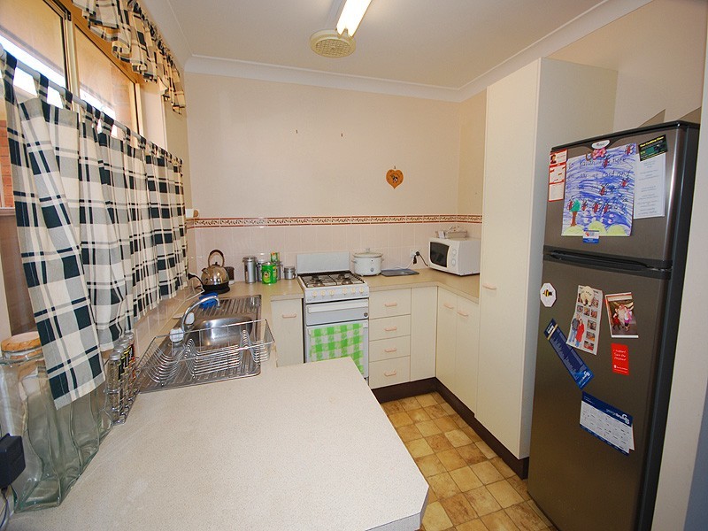 2/27 Milyerra Rd, Kariong NSW 2250