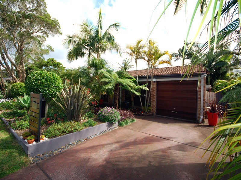 61 Mitchell Dr, Kariong NSW 2250