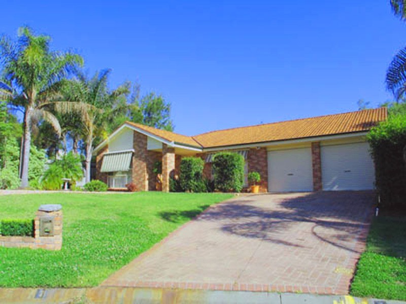 7 Kuch Pl, Kariong NSW 2250