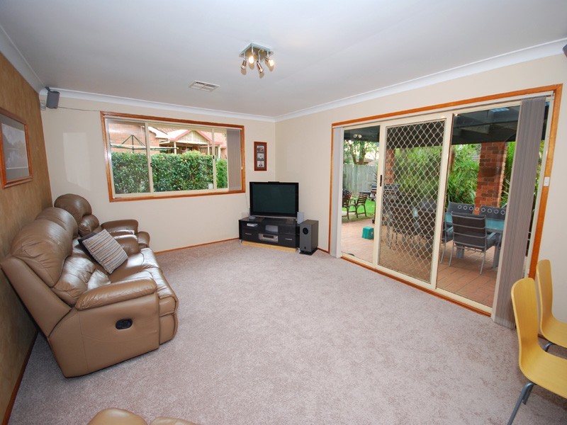 7 Kuch Pl, Kariong NSW 2250