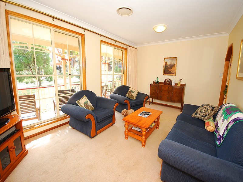 14 Barclay Close, Kariong NSW 2250