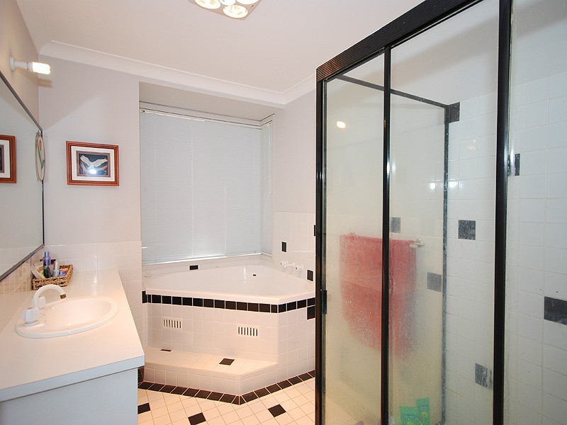 13 Barclay Close, Kariong NSW 2250