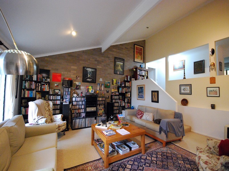 100 Blackbutt Street, Wyoming NSW 2250