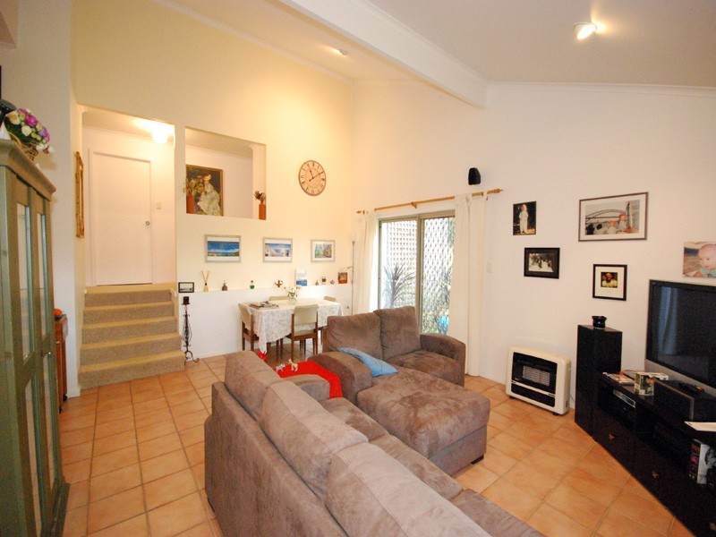 100 Blackbutt Street, Wyoming NSW 2250
