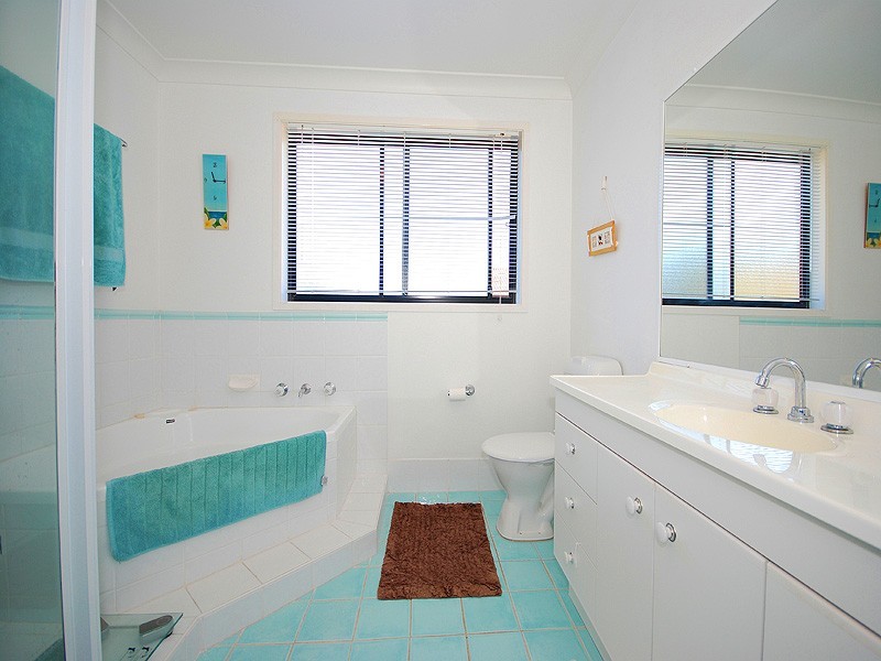 3 Woolybutt Crescent, Erina NSW 2250