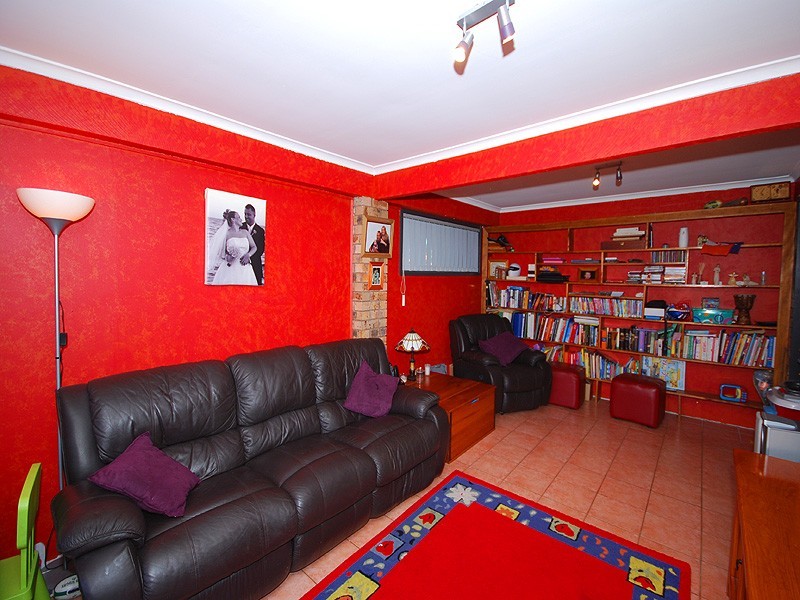 15 Jarrah Drive, Kariong NSW 2250