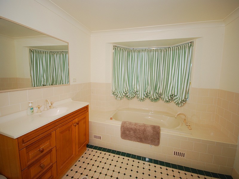 6 Halling Close, Kariong NSW 2250