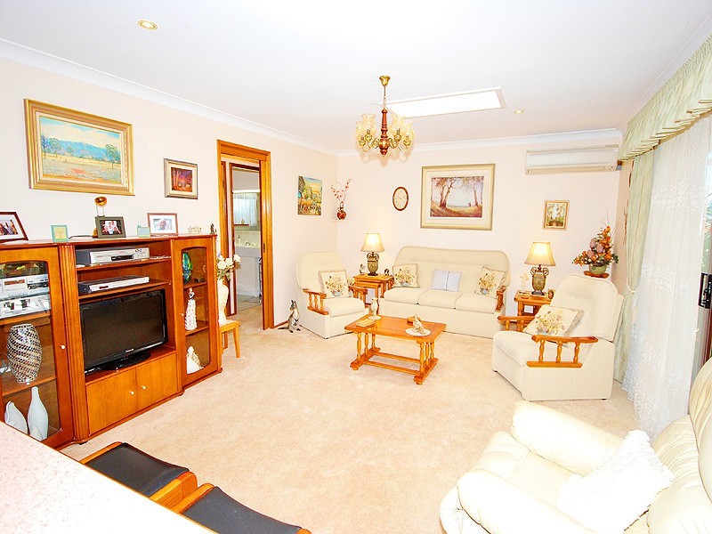 11 Bowie Road, Kariong NSW 2250