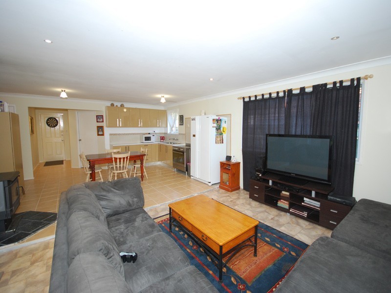 16 Sansom Street, Kariong NSW 2250