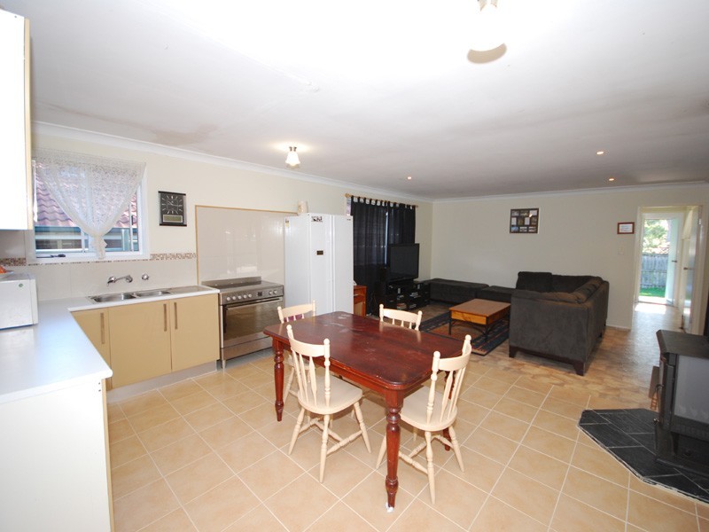 16 Sansom Street, Kariong NSW 2250