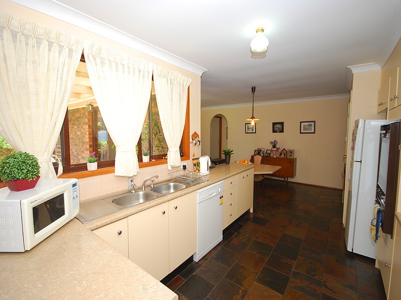 16 Foster Close, Kariong NSW 2250