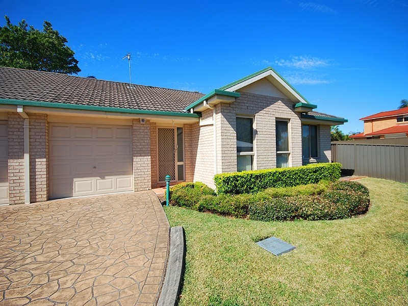 2/10 Arunta Avenue, Kariong NSW 2250