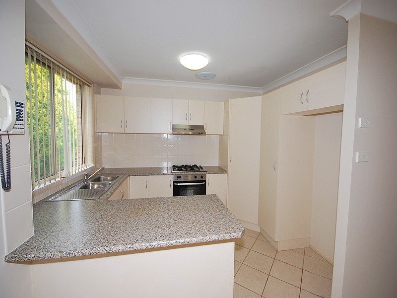 2/10 Arunta Avenue, Kariong NSW 2250