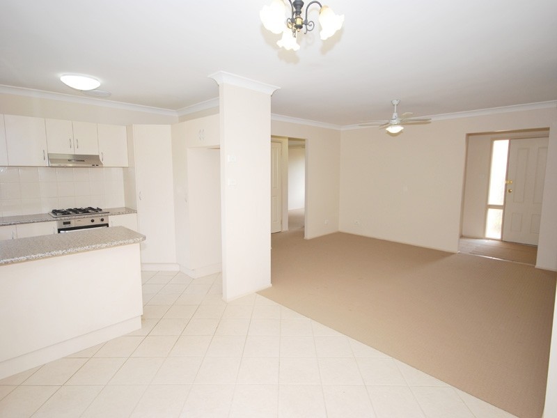 2/10 Arunta Avenue, Kariong NSW 2250