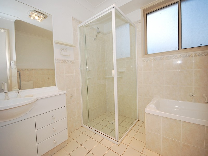 2/10 Arunta Avenue, Kariong NSW 2250