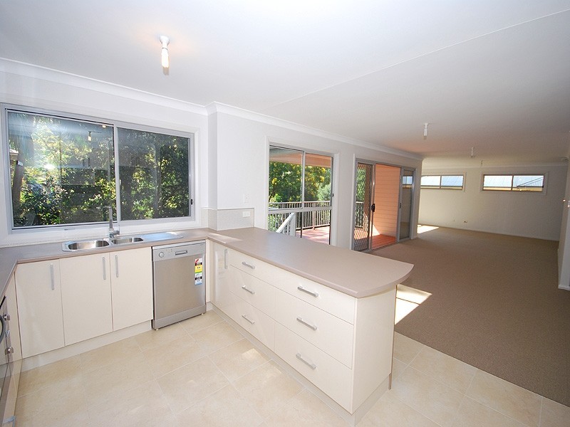 26 Railway Crescent, Lisarow NSW 2250