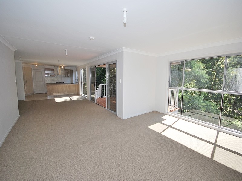 26 Railway Crescent, Lisarow NSW 2250