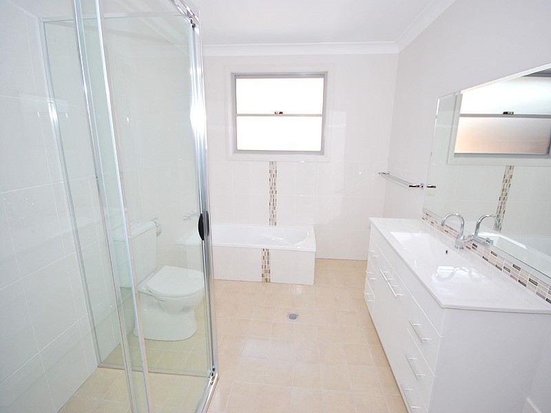 26 Railway Crescent, Lisarow NSW 2250