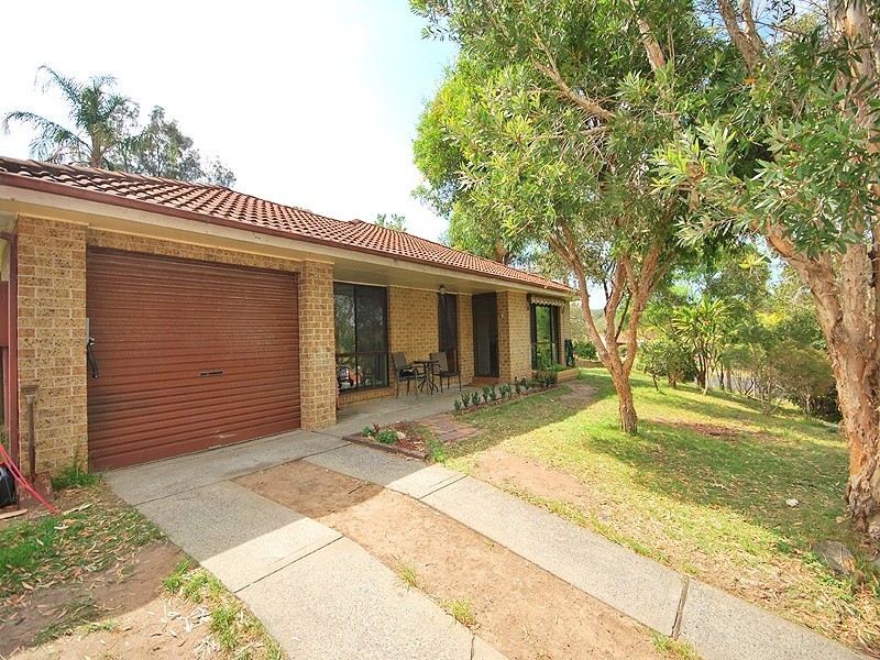2 Lancaster Parade, Bateau Bay NSW 2261