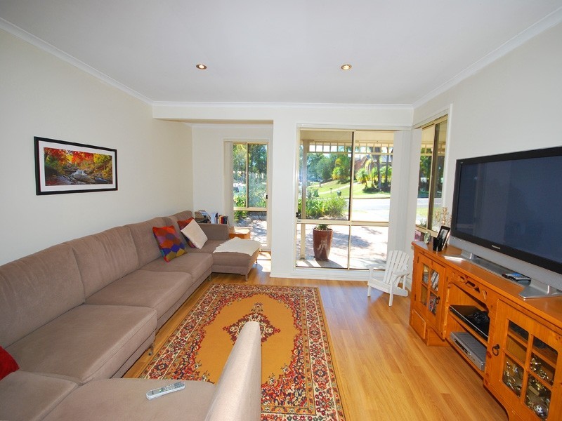 73 Mitchell Dr, Kariong NSW 2250