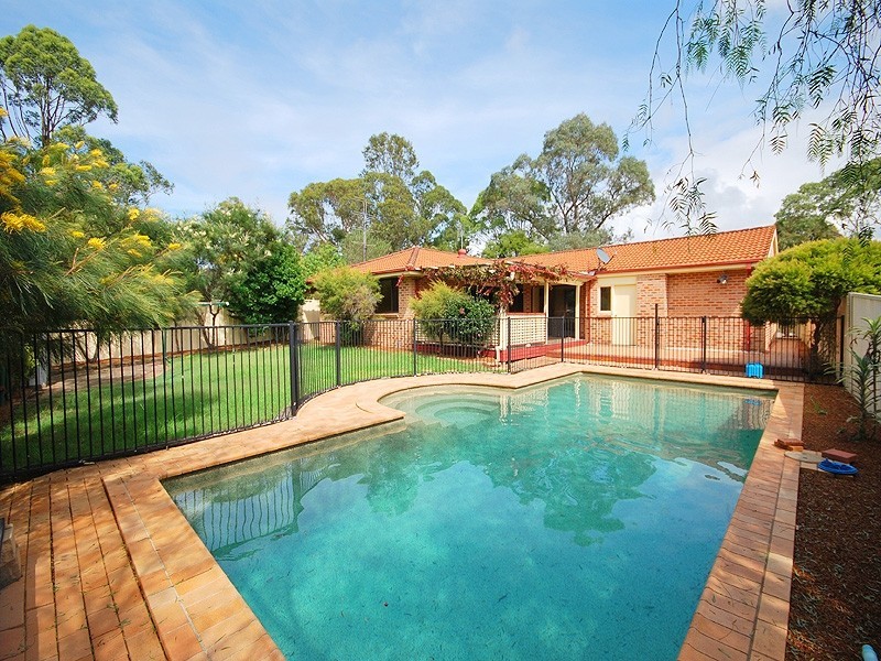 11 Risdon Crescent, Kariong NSW 2250