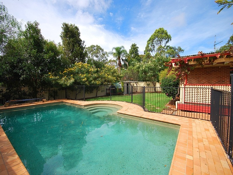 11 Risdon Crescent, Kariong NSW 2250