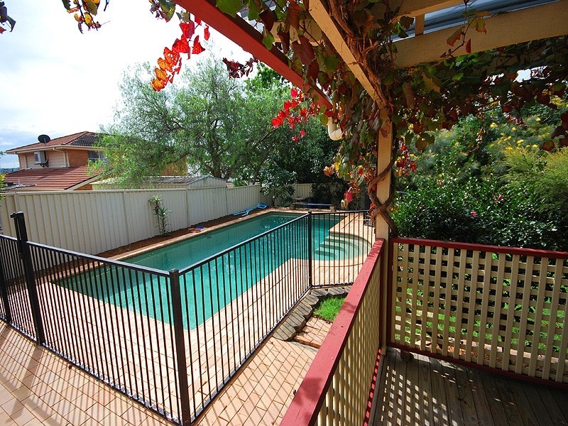 11 Risdon Crescent, Kariong NSW 2250