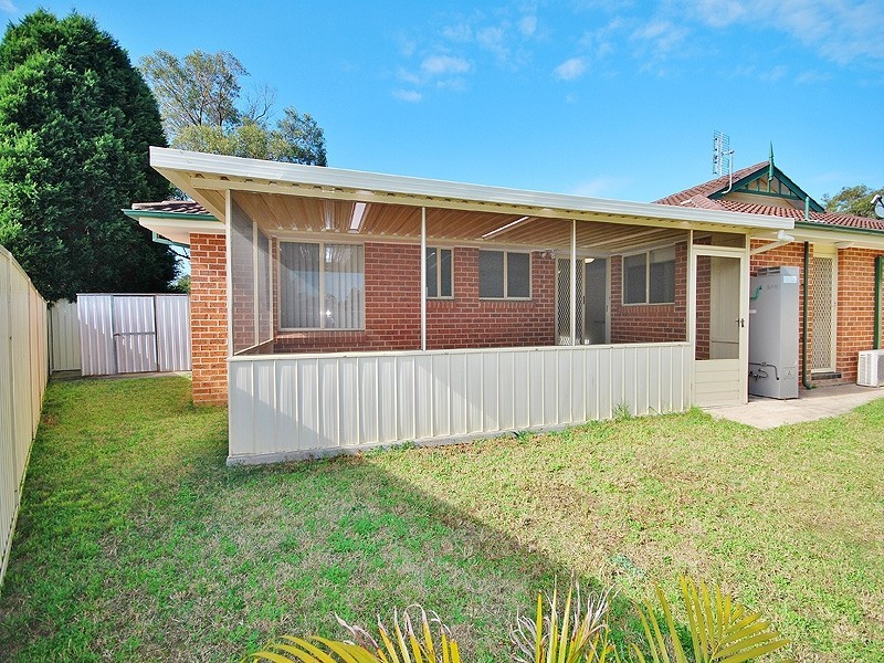 1/2 Pankhurst Place, Kariong NSW 2250