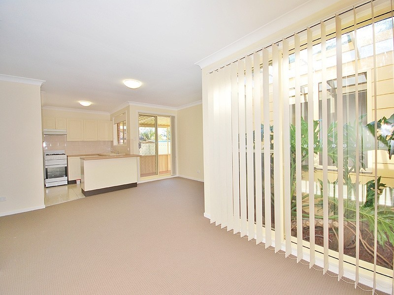 1/2 Pankhurst Place, Kariong NSW 2250