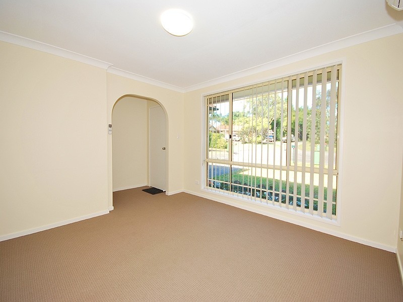 1/2 Pankhurst Place, Kariong NSW 2250