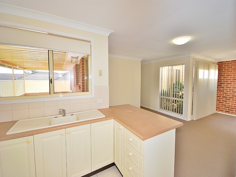 1/2 Pankhurst Place, Kariong NSW 2250
