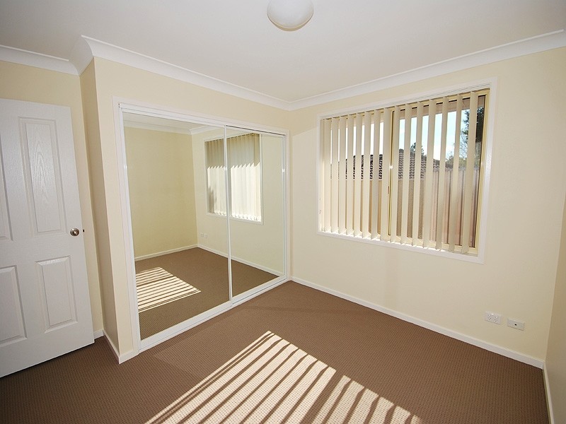 1/2 Pankhurst Place, Kariong NSW 2250