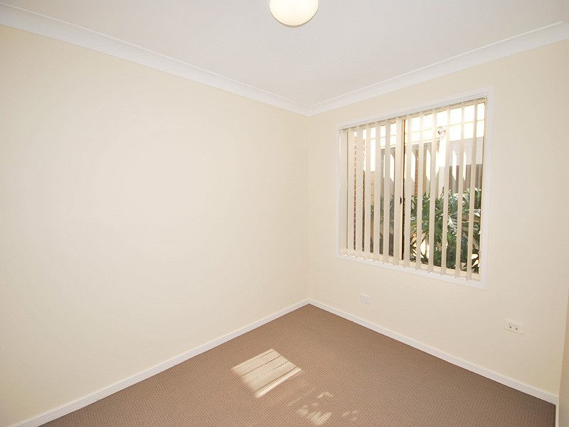 1/2 Pankhurst Place, Kariong NSW 2250