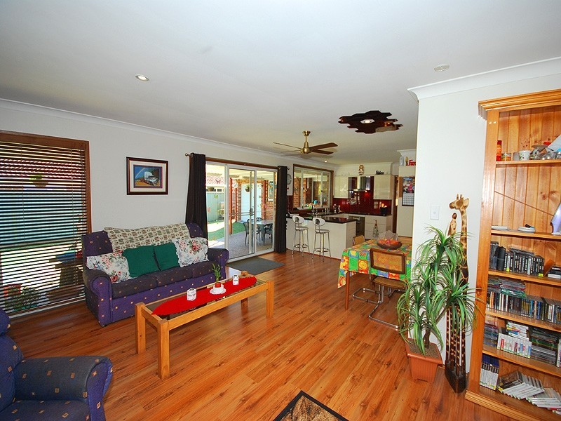 6 Truscott Avenue, Kariong NSW 2250