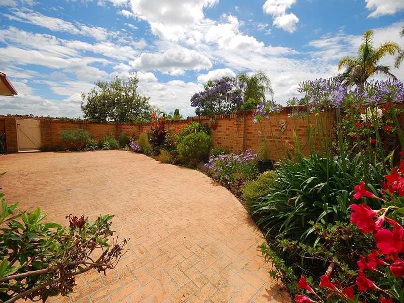 42 Risdon Crescent, Kariong NSW 2250