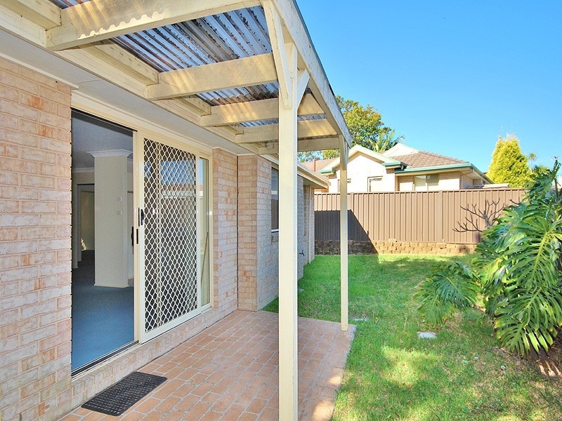 1/10 Arunta Avenue, Kariong NSW 2250