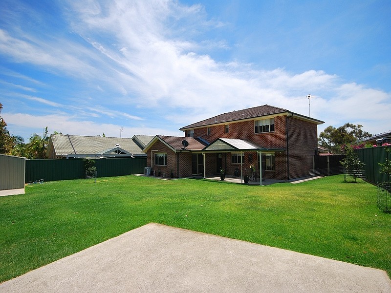37 Hempstalk Crescent, Kariong NSW 2250