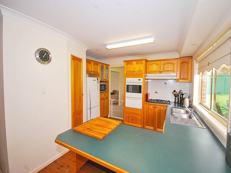 37 Hempstalk Crescent, Kariong NSW 2250