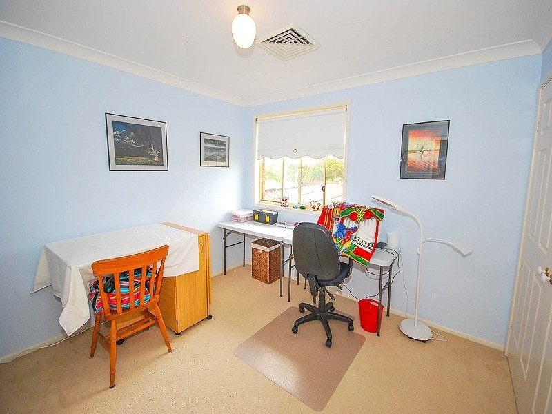 37 Hempstalk Crescent, Kariong NSW 2250