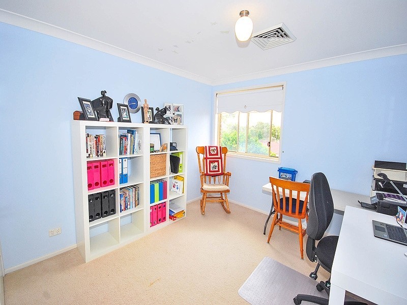 37 Hempstalk Crescent, Kariong NSW 2250